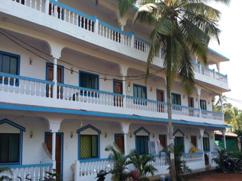 Spot On 61514 Laxmi Guest House モージム エクステリア 写真
