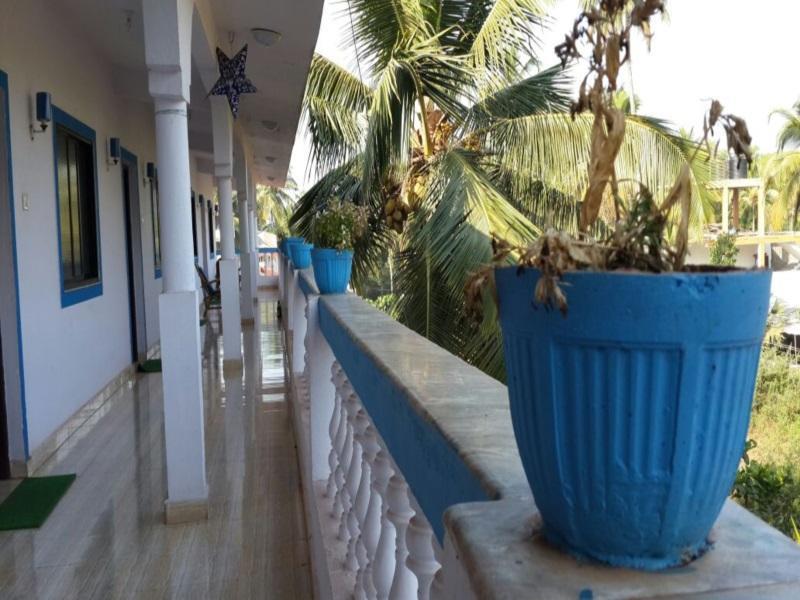 Spot On 61514 Laxmi Guest House モージム エクステリア 写真
